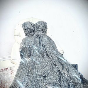 Sparkling A-line prom dress with fully sequin underlay.